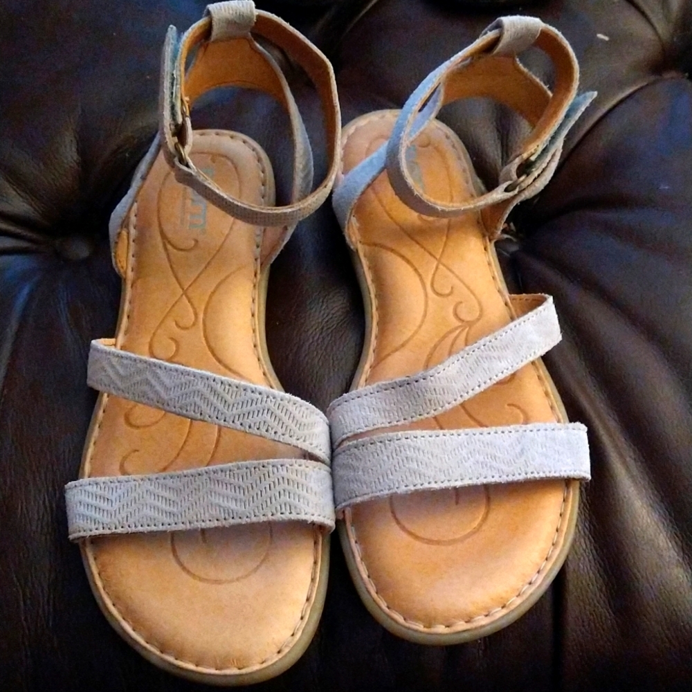 Born sandals size 8